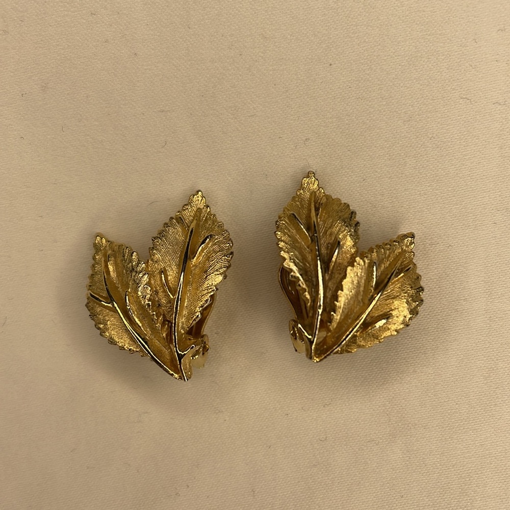 Vintage Pastelli leaf earrings